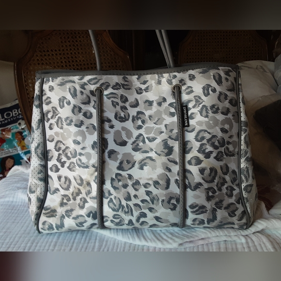 EUC Prenelove Extra Large Tote - Picture 9 of 13